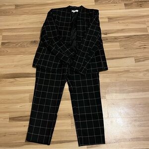 Liz Claiborne women’s size 8 pants suit